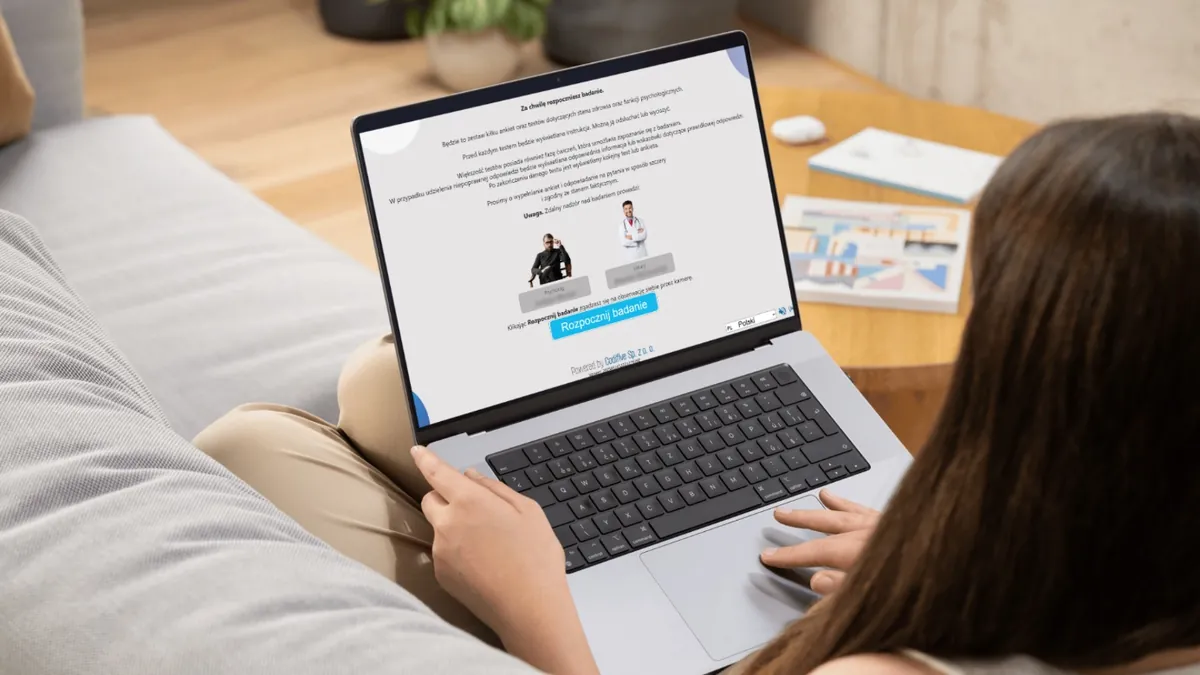 Badanie profilaktyczne wykonywane w domu na laptopie